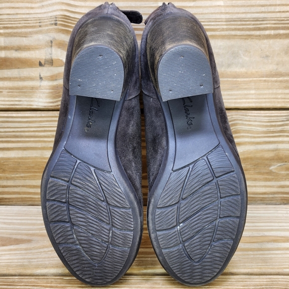 Clarks Womens 7.5 Ankle Booties Brown Suede Heeled Zip Up Boots - Picture 8 of 8